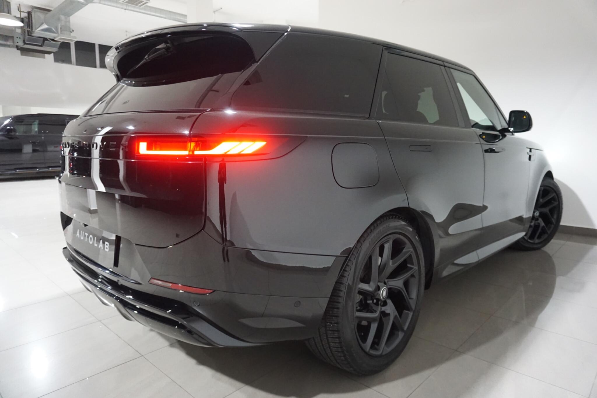 Land Rover Range Rover Sport 3.0 D300 MHEV Dynamic SE Auto 4WD Euro 6 (s/s) 5dr